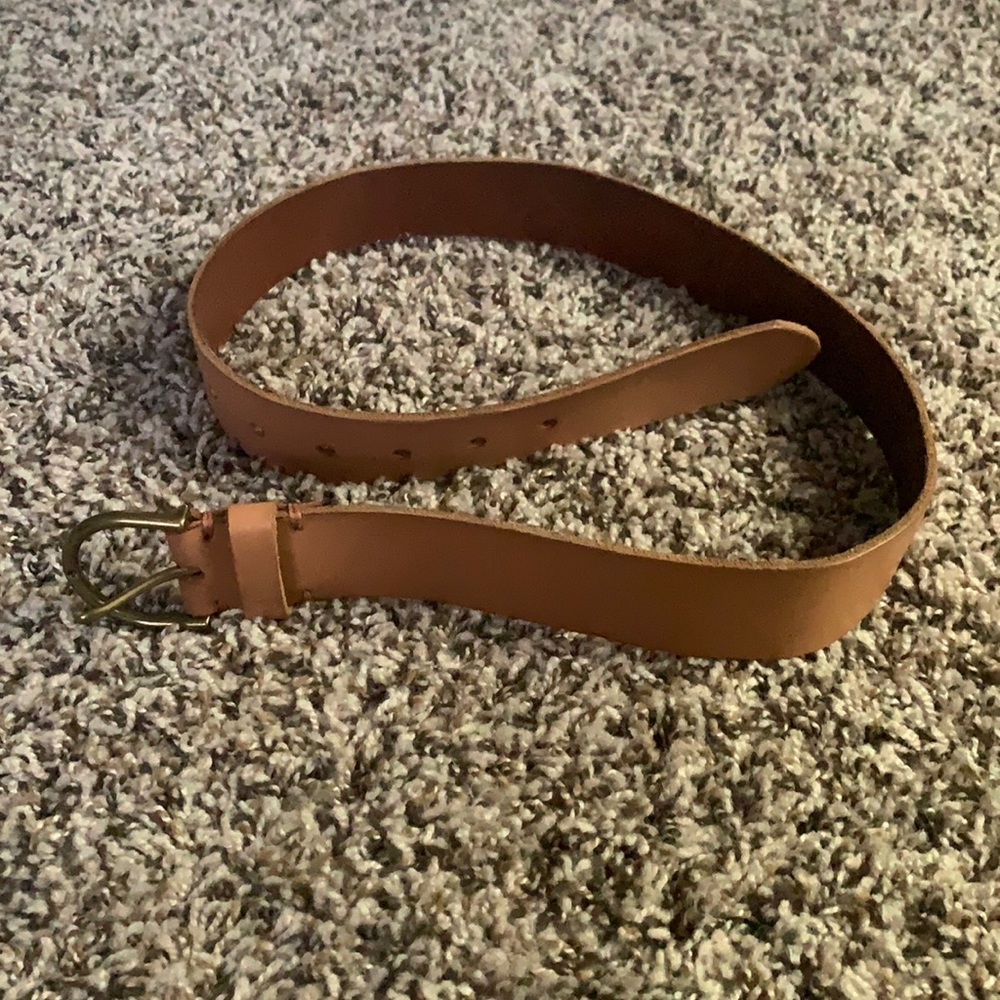 American Eagle tan leather belt